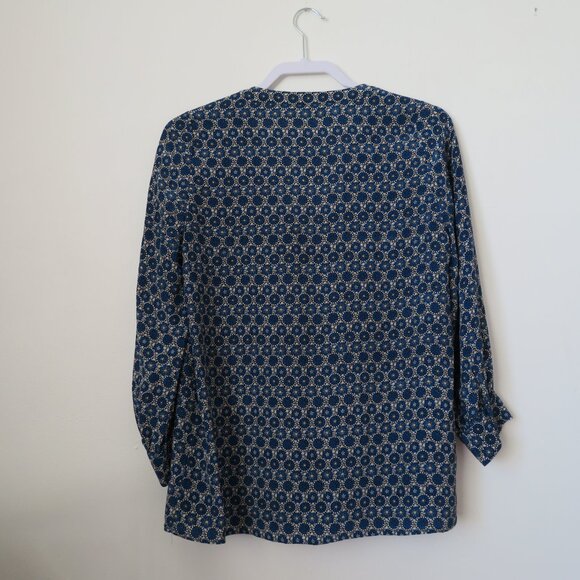 Joie 100% Silk Blue Medallion Pullover Blouse Women's S Relaxed Fit Boho - Picture 2 of 8